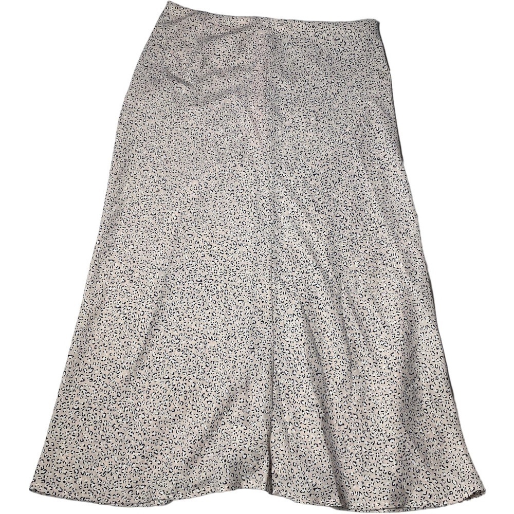 Pink pencil skirt